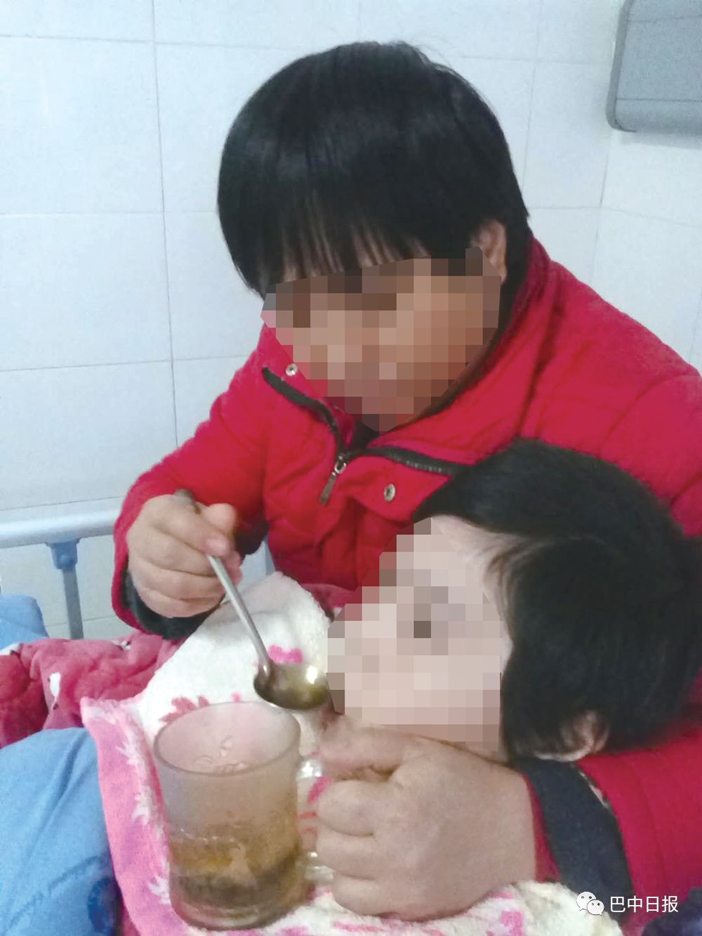 小女孩被火烧伤几小时,小女孩被火烫伤