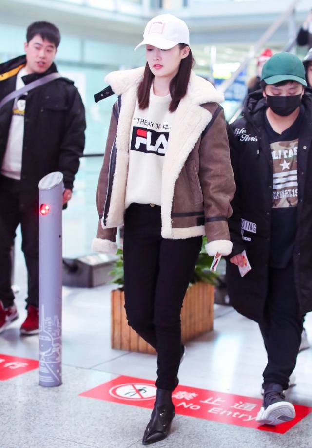 李沁嫌衣服太单调,在上面抹了层“巧克力”,没想到时尚了3倍!