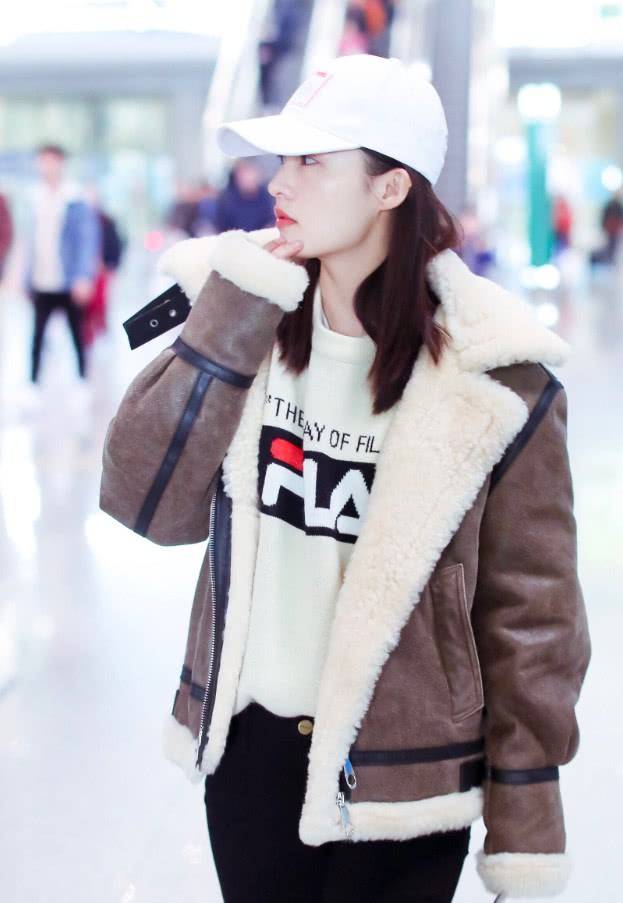 李沁嫌衣服太单调,在上面抹了层“巧克力”,没想到时尚了3倍!