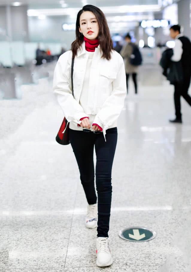 李沁嫌衣服太单调,在上面抹了层“巧克力”,没想到时尚了3倍!