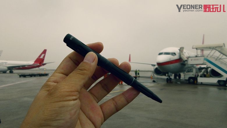 可上天遁地的奈特科尔战术笔NTP21随身体验
