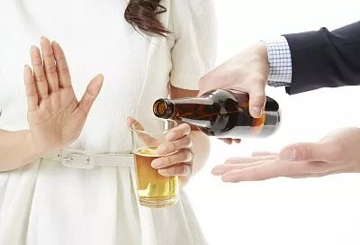 洗澡用沐浴露与香皂哪个更好,冬天洗澡用沐浴乳还是香皂