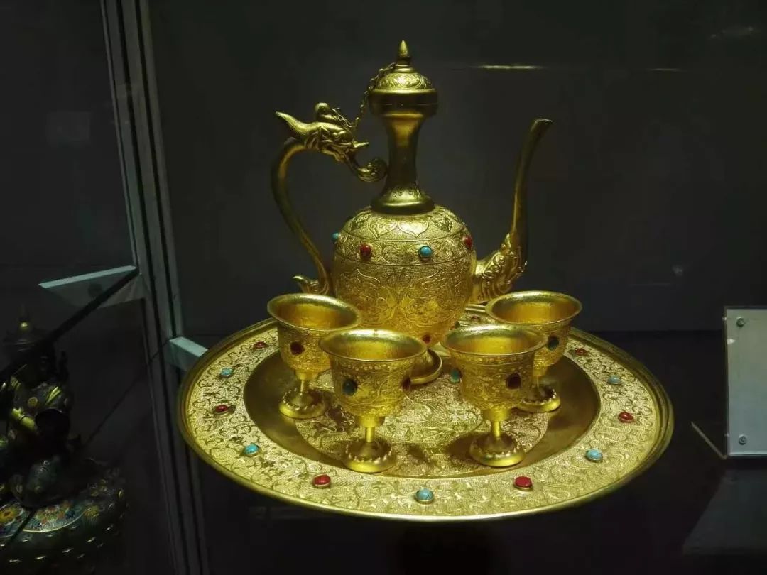 专家遇到患者,专家对民藏的看法