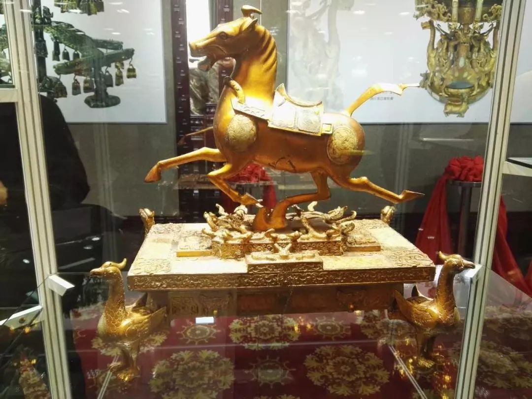 专家遇到患者,专家对民藏的看法