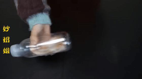 剥大蒜怎么才能快速剥出薄膜,剥完整大蒜皮妙招视频