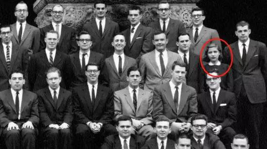 美85岁*法大**官成超级网红不想死的原因让人泪目