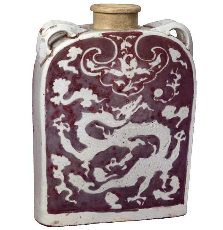 这件珍贵梅瓶的主人到底是谁？