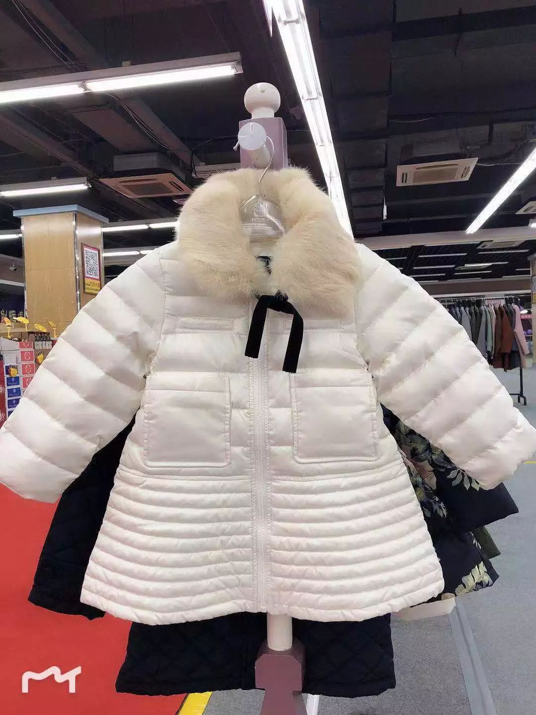 松江大型服装特卖,上海松江服装特卖