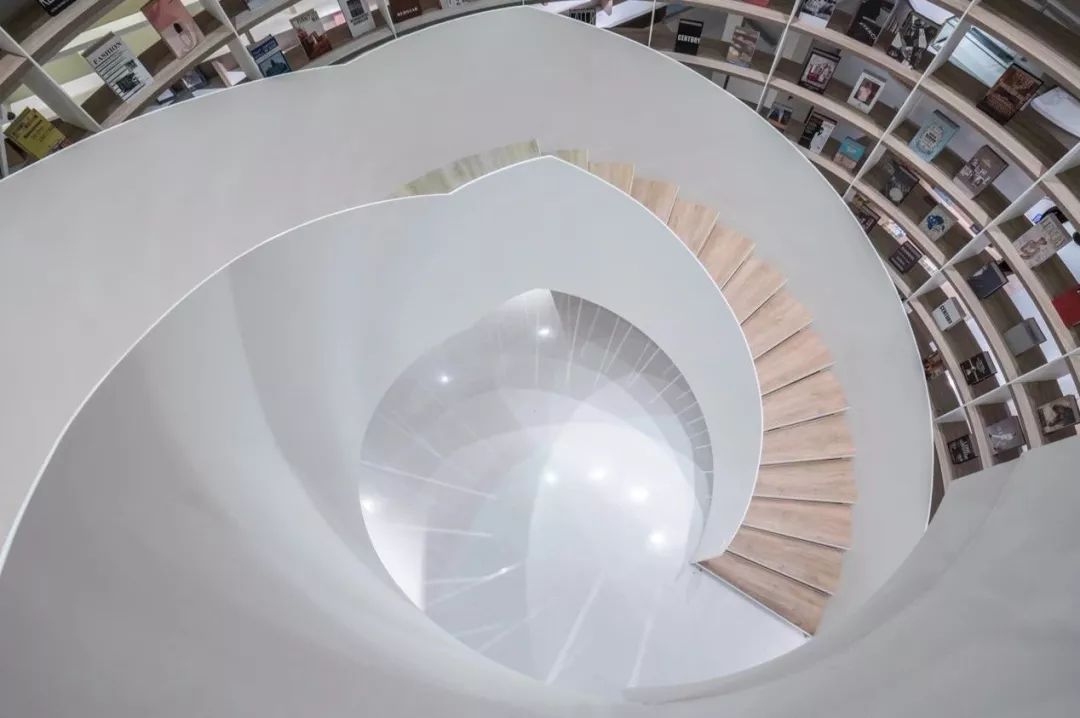 上海必去的打卡墙,上海旋转楼梯攻略