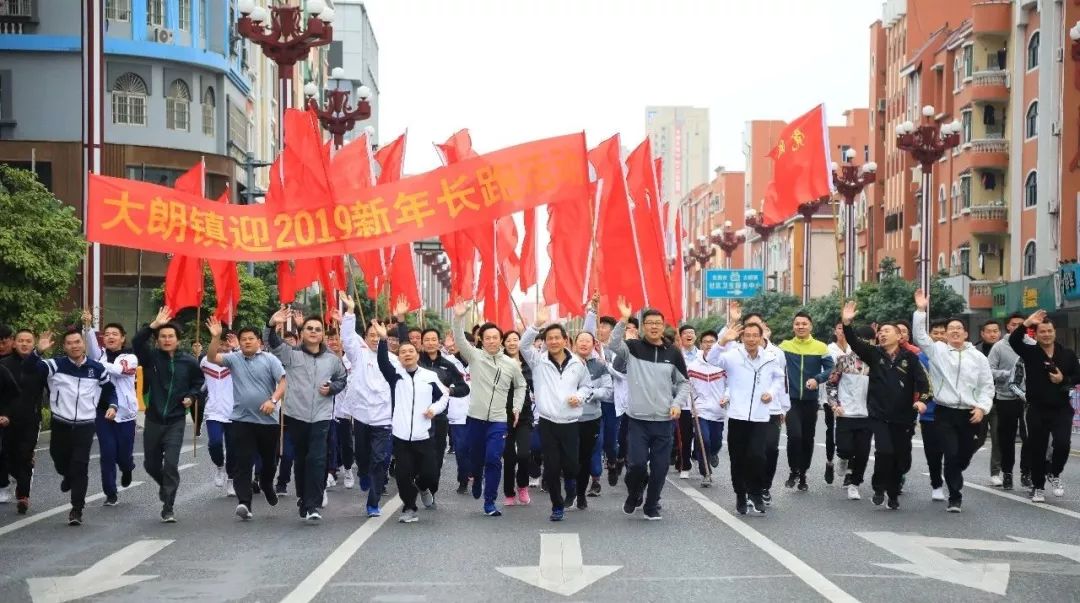 全城沸腾用最高礼遇迎接英雄,全城沸腾迎英雄