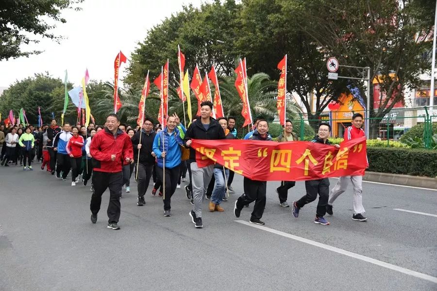 全城沸腾用最高礼遇迎接英雄,全城沸腾迎英雄