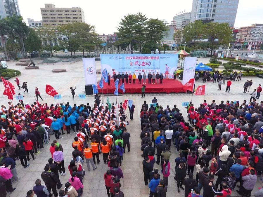 全城沸腾用最高礼遇迎接英雄,全城沸腾迎英雄