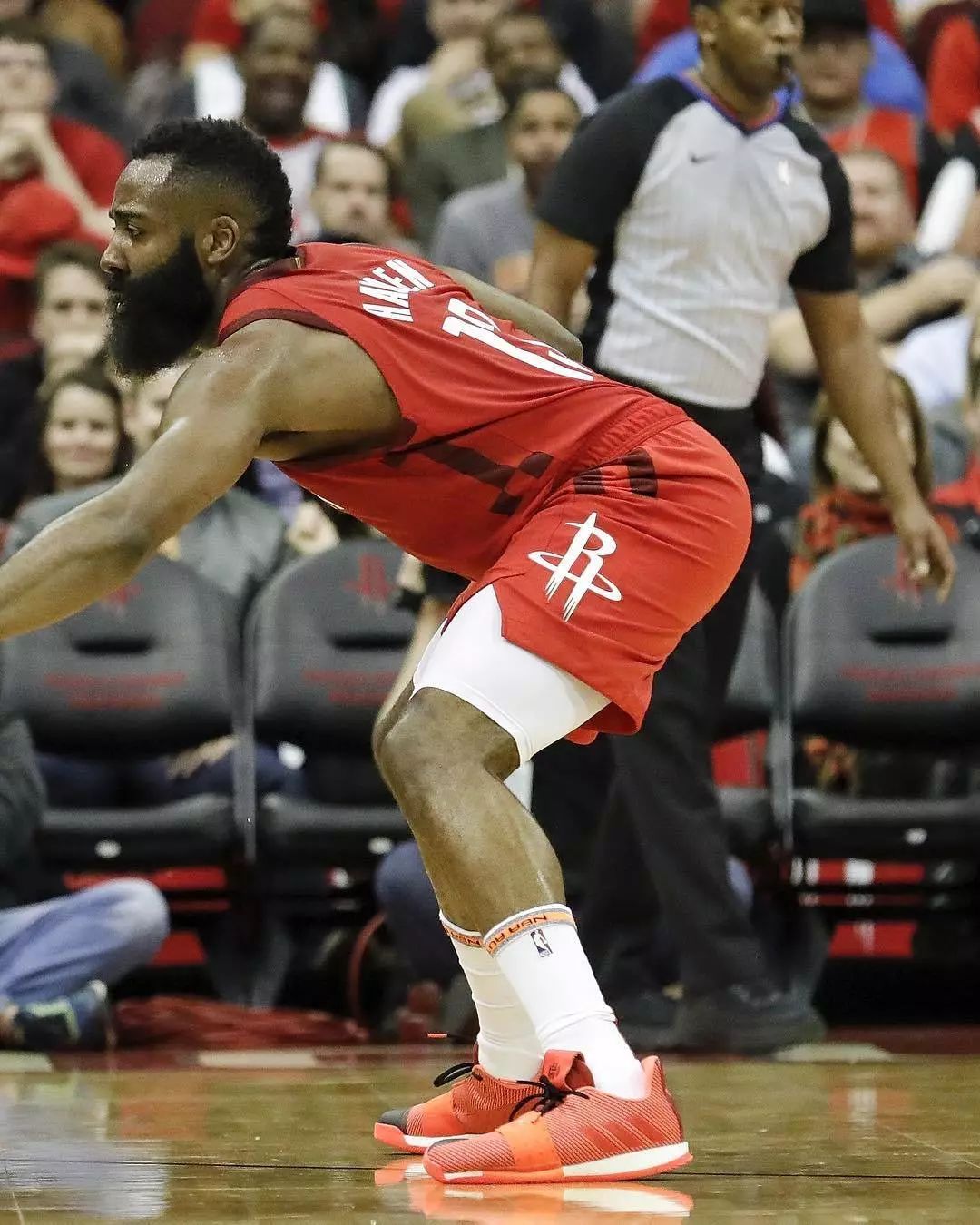 今日球鞋上脚｜这双会打架的球鞋有点意思！