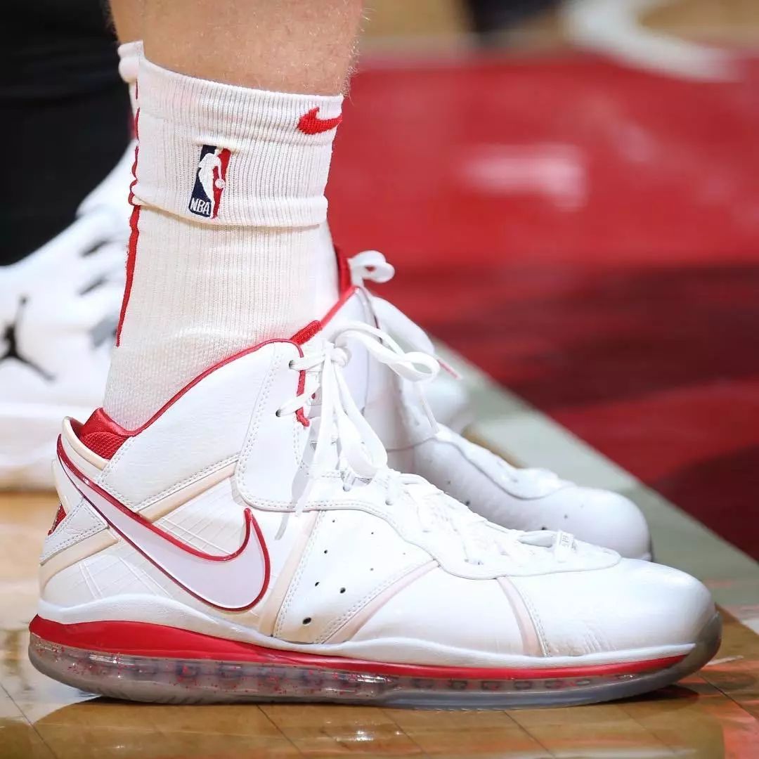 今日球鞋上脚｜这双会打架的球鞋有点意思！