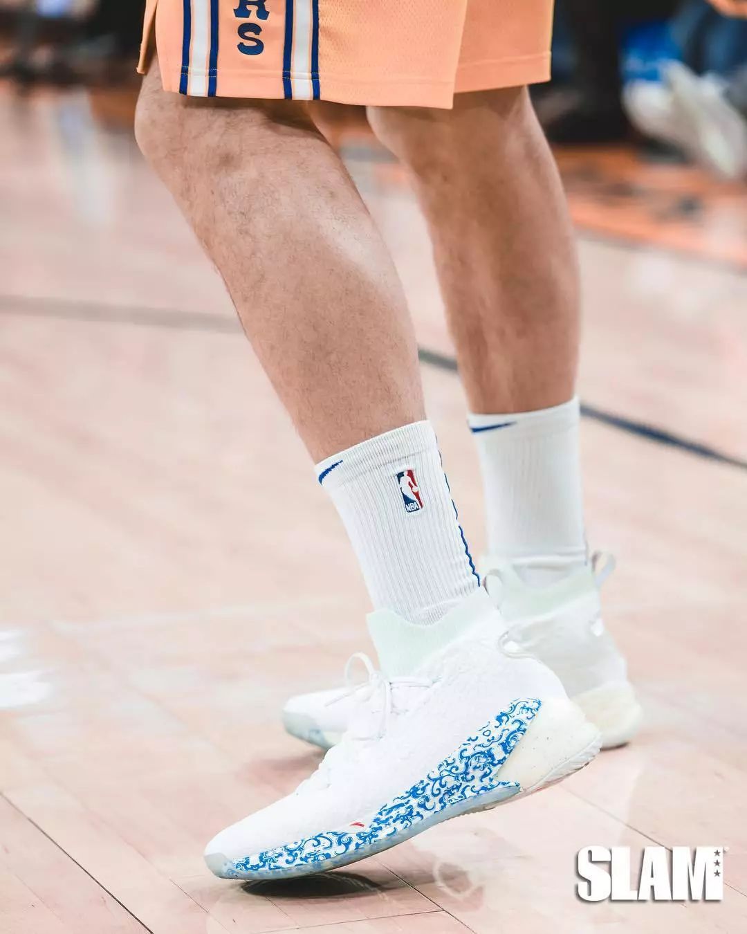 今日球鞋上脚｜这双会打架的球鞋有点意思！