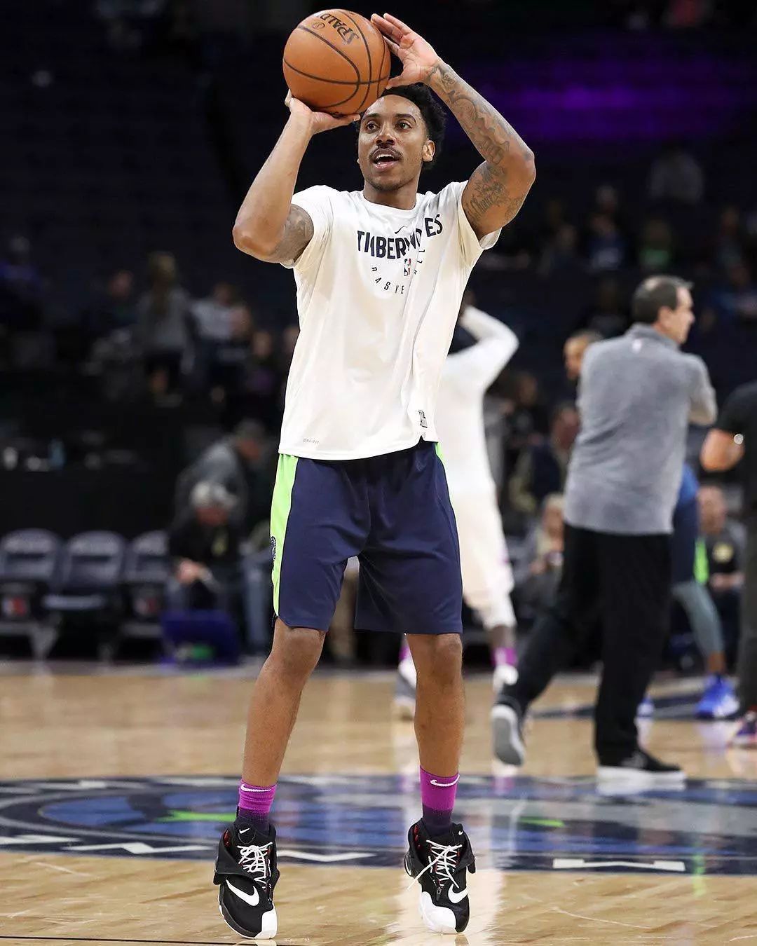 今日球鞋上脚｜这双会打架的球鞋有点意思！