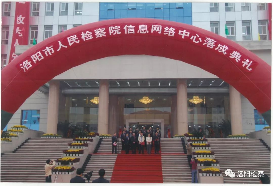 砥砺前行四十载风雨同舟七十年,砥砺前行四十年