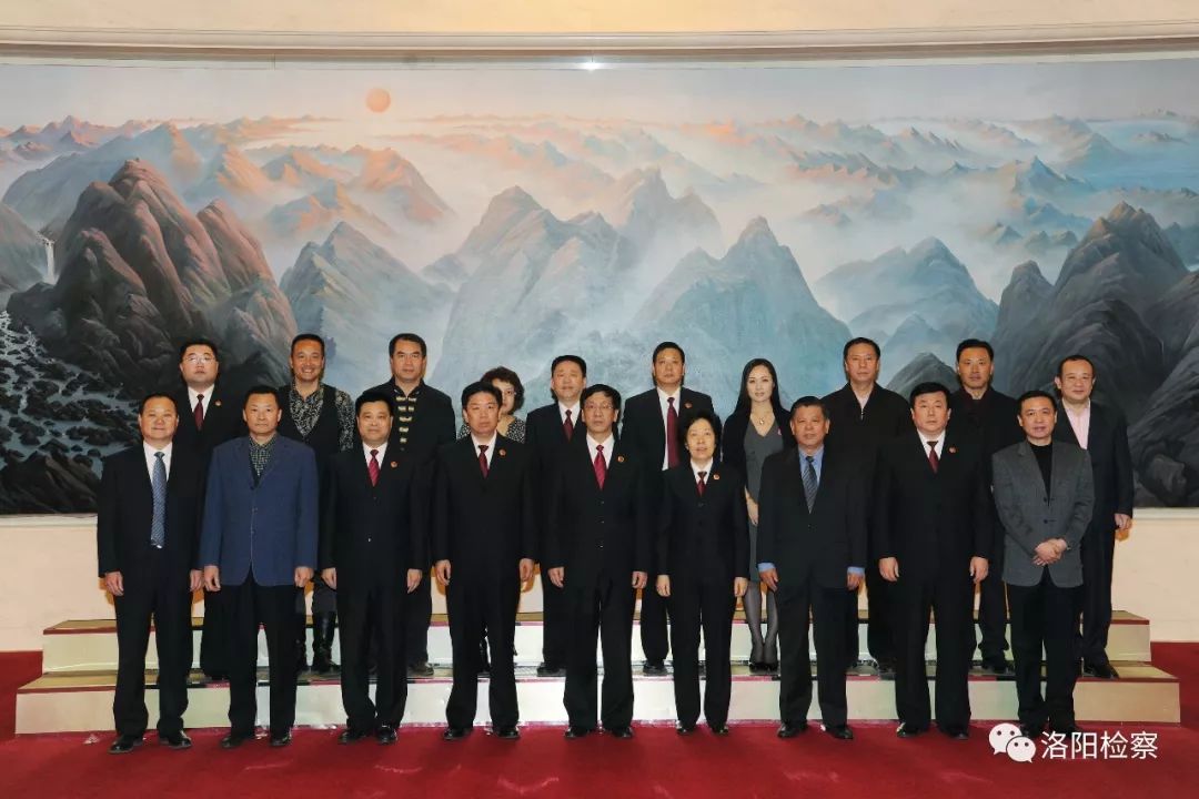 砥砺前行四十载风雨同舟七十年,砥砺前行四十年