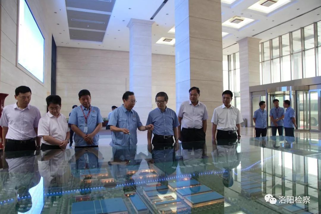 砥砺前行四十载风雨同舟七十年,砥砺前行四十年