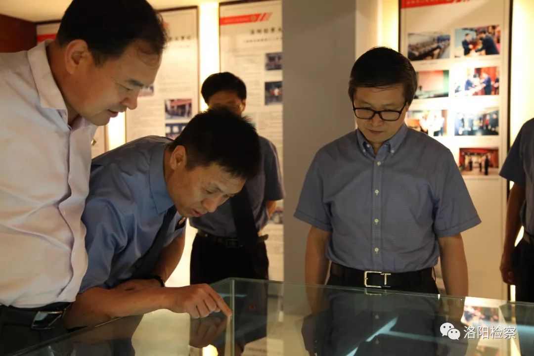 砥砺前行四十载风雨同舟七十年,砥砺前行四十年