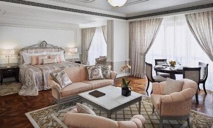 住范思哲酒店，用着CARTIER家居，吃着CHANEL甜品，奢侈品牌：你的玛丽苏生活已被我们承包～