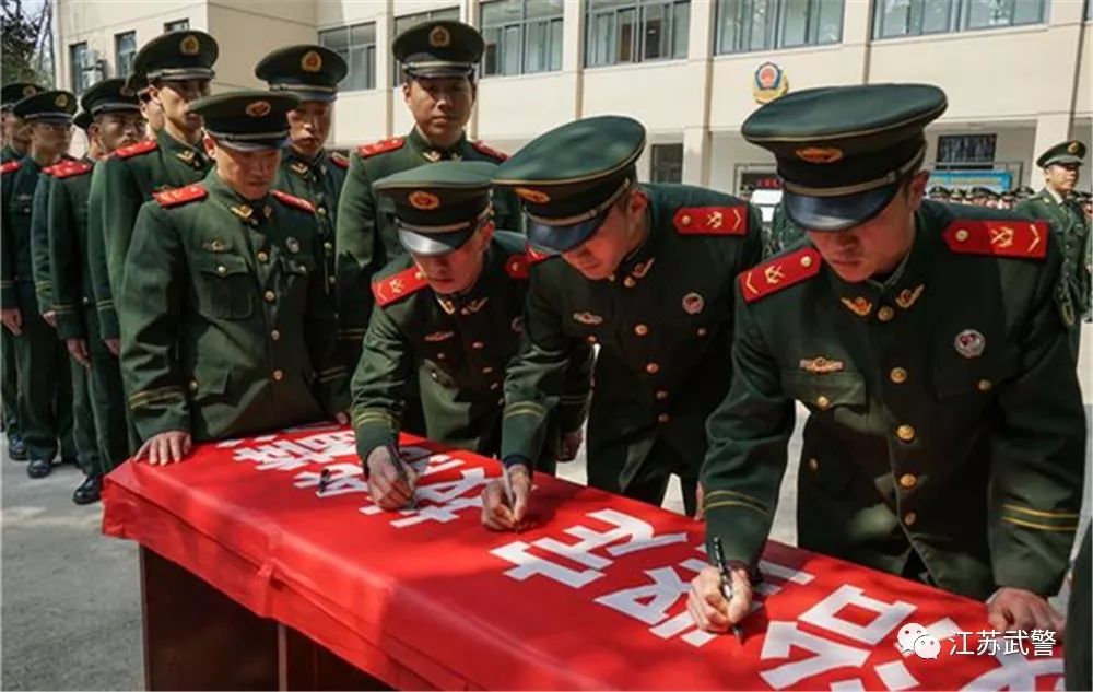 闀滃ご涓嬬殑鍏畨閾佸啗,鍏夊奖娴佸勾瑙嗛澶у叏