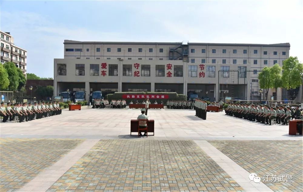 闀滃ご涓嬬殑鍏畨閾佸啗,鍏夊奖娴佸勾瑙嗛澶у叏