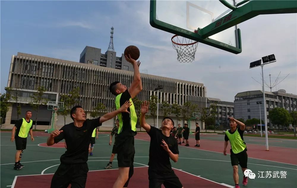 闀滃ご涓嬬殑鍏畨閾佸啗,鍏夊奖娴佸勾瑙嗛澶у叏