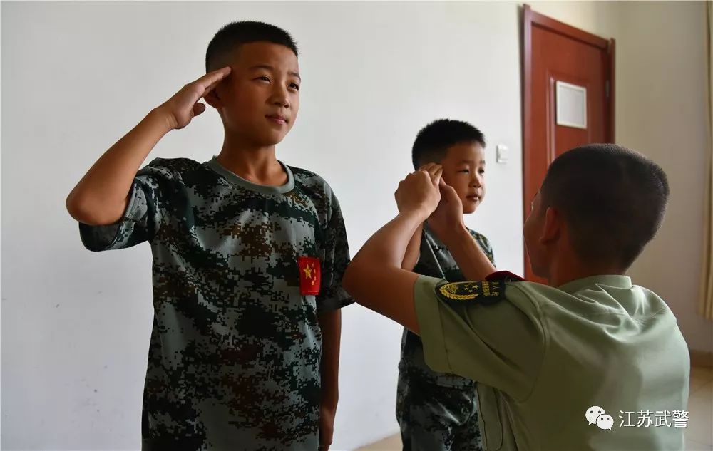 闀滃ご涓嬬殑鍏畨閾佸啗,鍏夊奖娴佸勾瑙嗛澶у叏