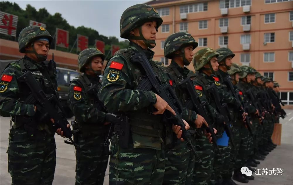 闀滃ご涓嬬殑鍏畨閾佸啗,鍏夊奖娴佸勾瑙嗛澶у叏