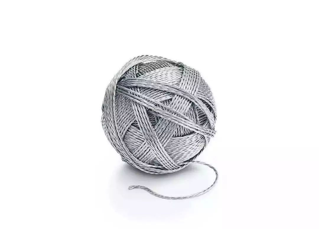 住范思哲酒店，用着CARTIER家居，吃着CHANEL甜品，奢侈品牌：你的玛丽苏生活已被我们承包～