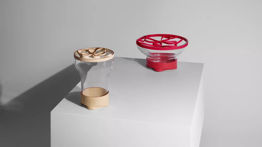 住范思哲酒店，用着CARTIER家居，吃着CHANEL甜品，奢侈品牌：你的玛丽苏生活已被我们承包～