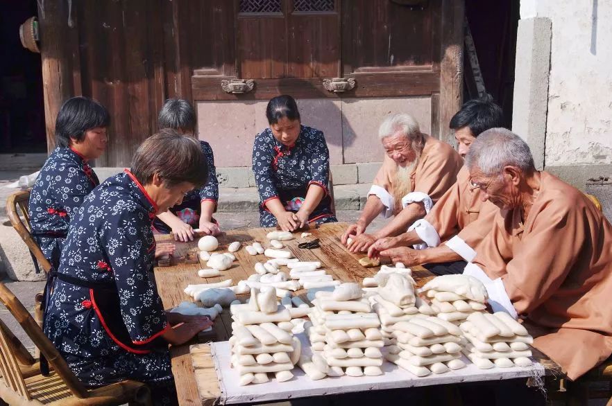 给2019加点新鲜料！老底子年味儿又翻红：品年菜、购年货、赶庙会……这座江南名城里年趣正无穷！