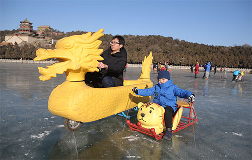 北京天然冰场营业时间,实拍北京天然冰场开放最后一天