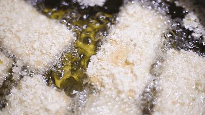 买一送一网红热卖新品,临沂南坊朱记臭豆腐