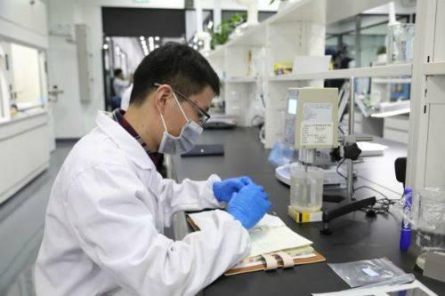 方洪波在美的有多少股份,美的方洪波是人大代表吗