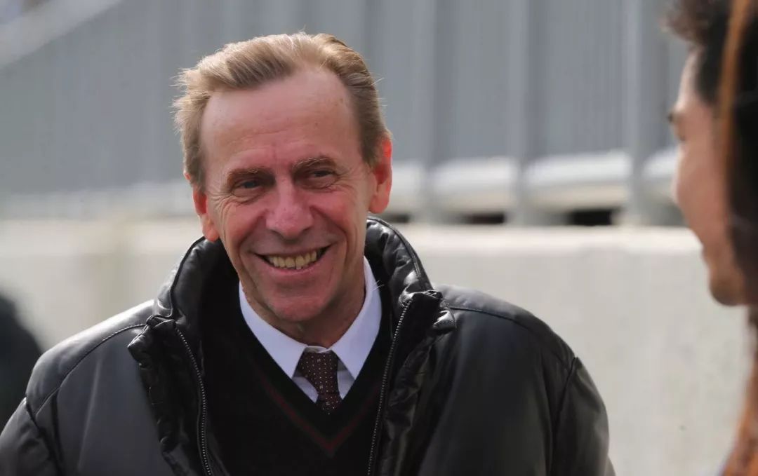 投注额达17.15亿港币，8万余马迷入场观赛！香港元旦赛马日再创新高