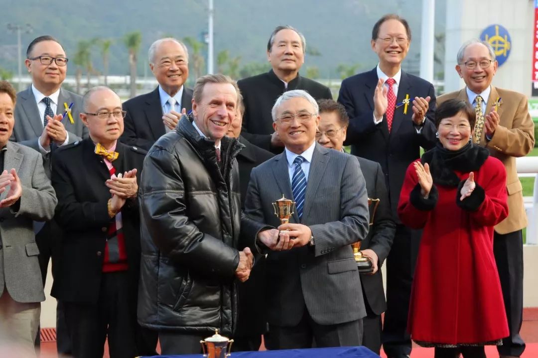 投注额达17.15亿港币，8万余马迷入场观赛！香港元旦赛马日再创新高