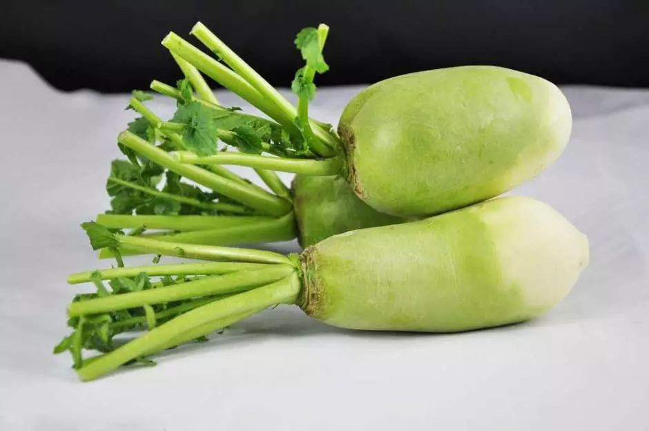 冬吃萝卜夏吃姜美容又养颜,冬吃萝卜夏吃姜指的是什么萝卜