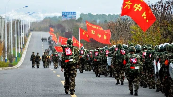 野营拉练有哪些项目和技巧,野营拉练需要带什么