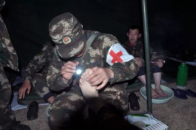 野营拉练有哪些项目和技巧,野营拉练需要带什么