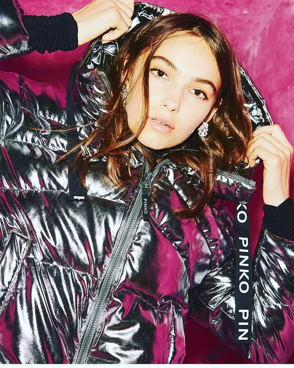 2024款最好看的滑雪服,90年代复古滑雪服