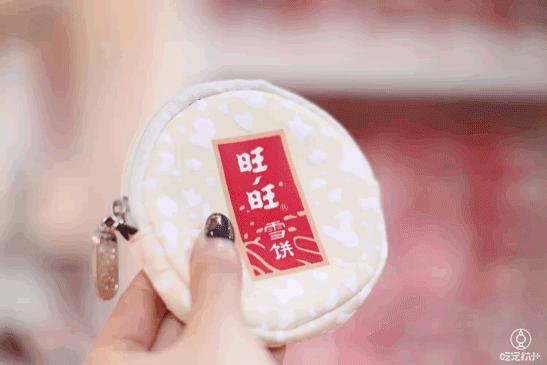 一个杯子100元,一个杯子100块钱