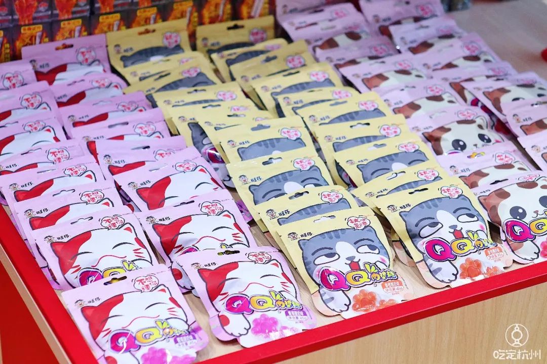 一个杯子100元,一个杯子100块钱