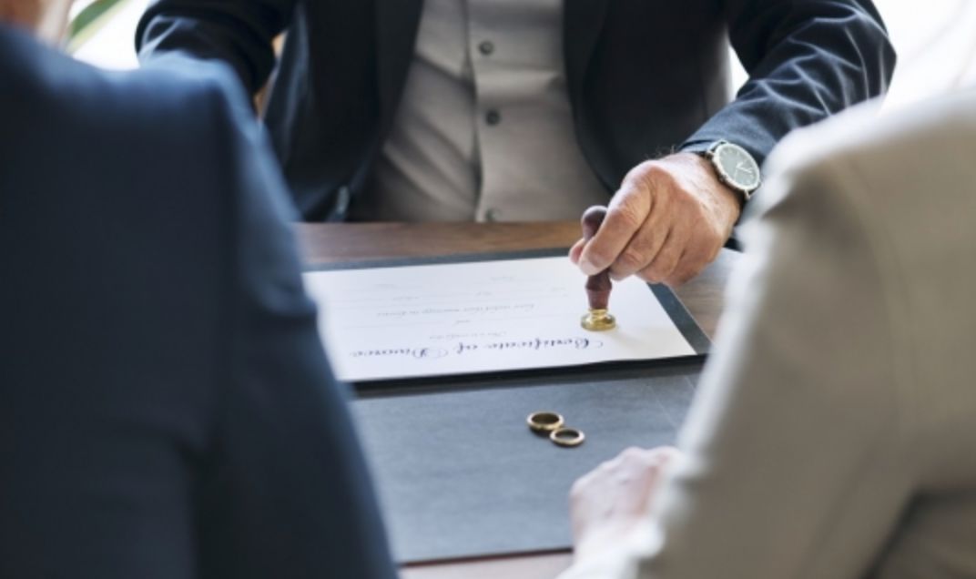 害怕留不了韩国，就不敢离婚啦？