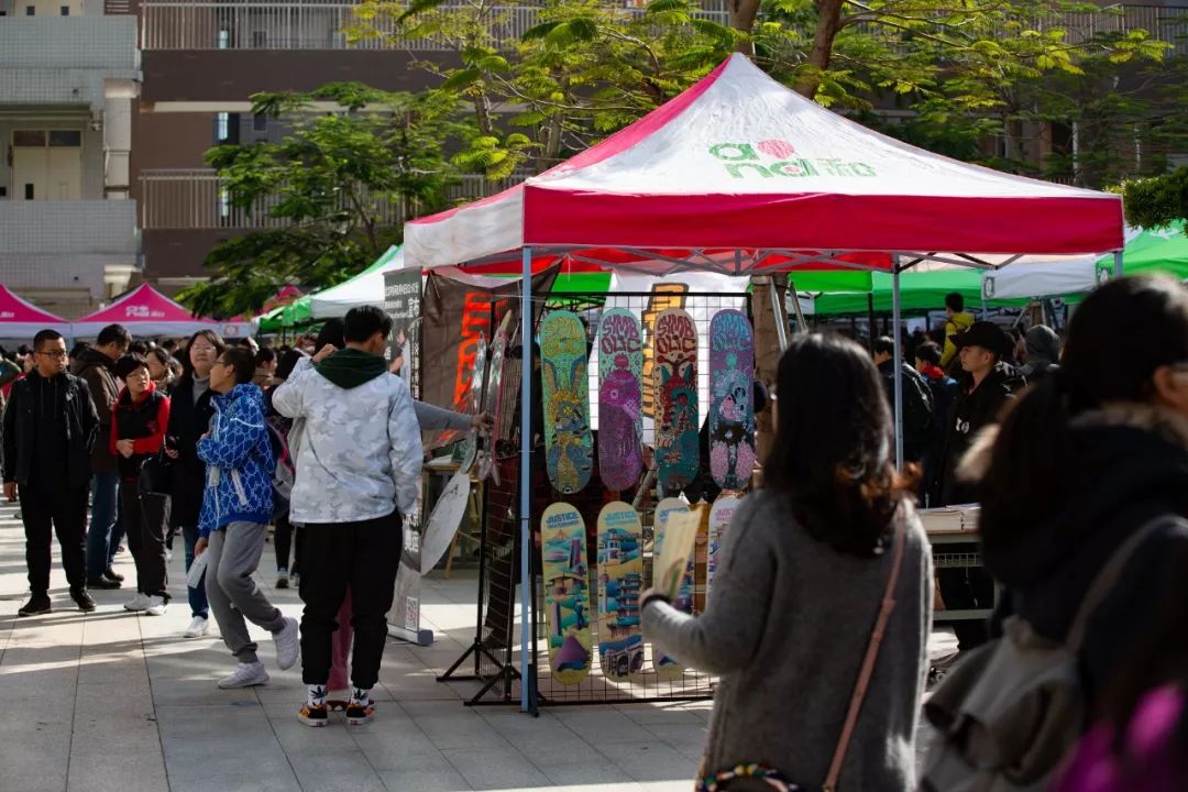 新年的第一天，沸点滑板进驻了深圳中学「今朝有九」游园会！