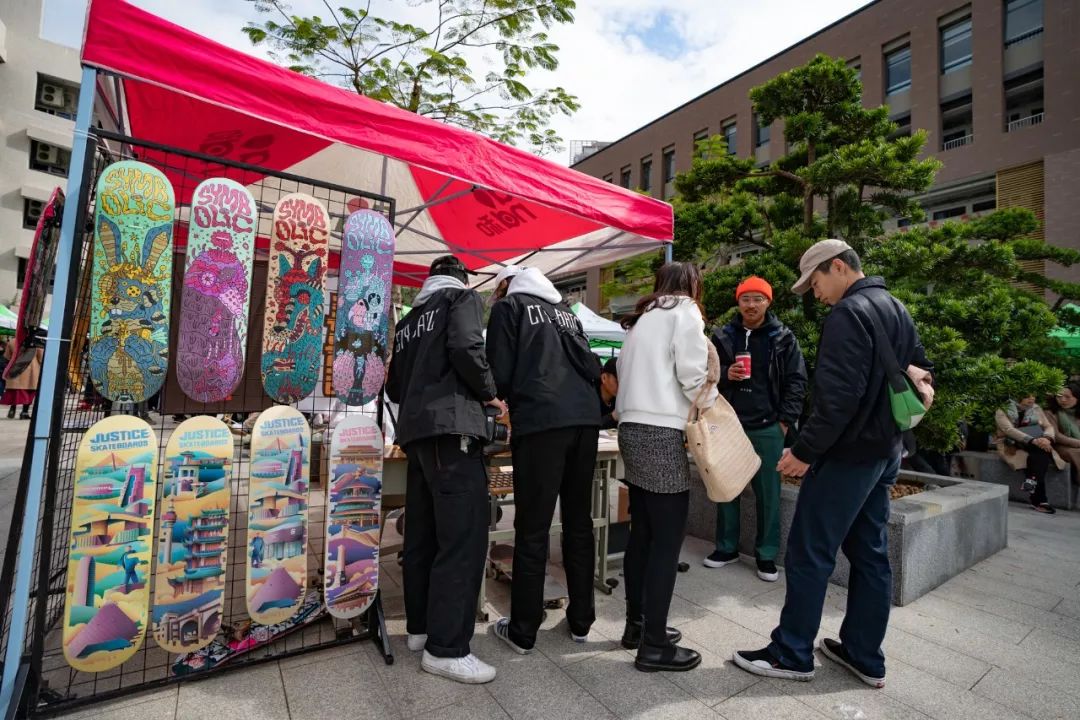 新年的第一天，沸点滑板进驻了深圳中学「今朝有九」游园会！
