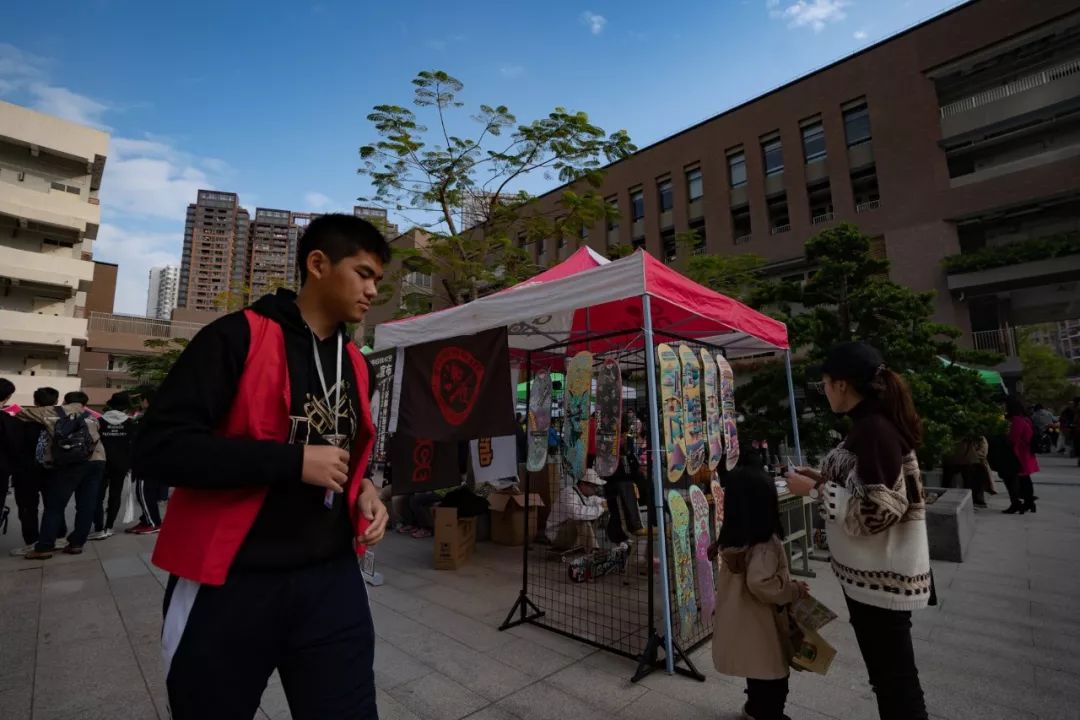 新年的第一天，沸点滑板进驻了深圳中学「今朝有九」游园会！