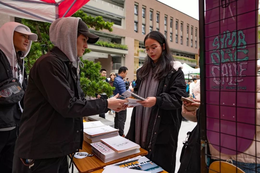 新年的第一天，沸点滑板进驻了深圳中学「今朝有九」游园会！