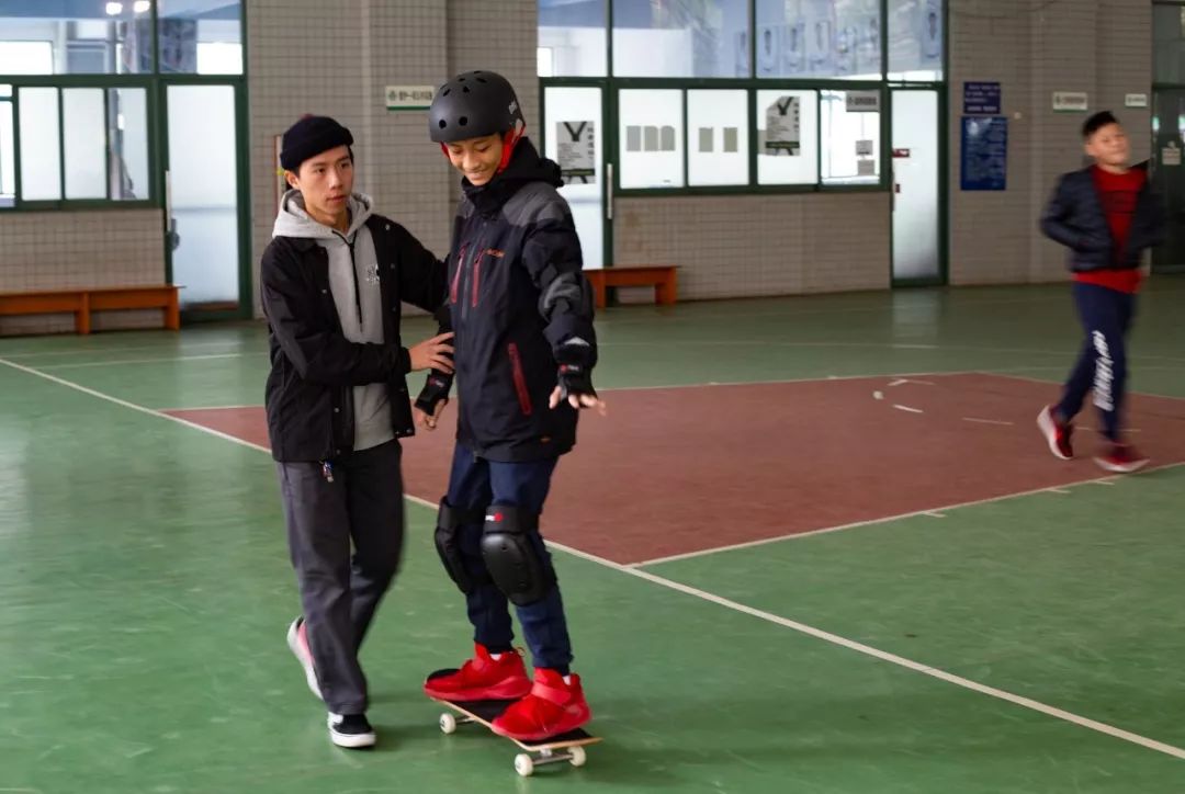 新年的第一天，沸点滑板进驻了深圳中学「今朝有九」游园会！